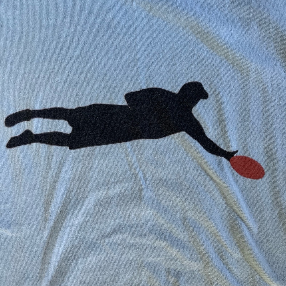 Ultimate Frisbee! Large Gildan Heavy 100% Cotton Tshirt. Blue, Cool Gift.
